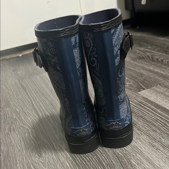 Blue Lace-Up Winter Boots with Sturdy Sole - Picture 3 of 5